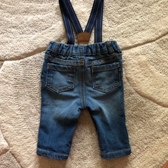 Osh kosh size 0-3 months pants with suspenders - Picture 2 of 4